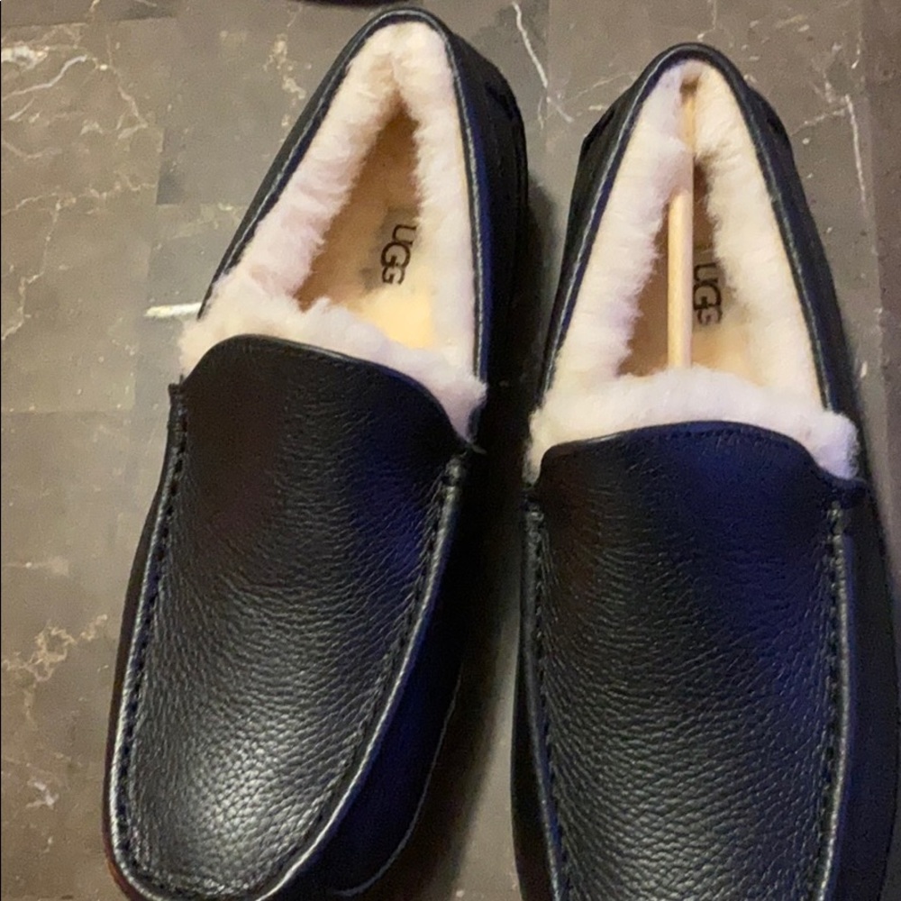 Brand new Ascot leather UGG slippers